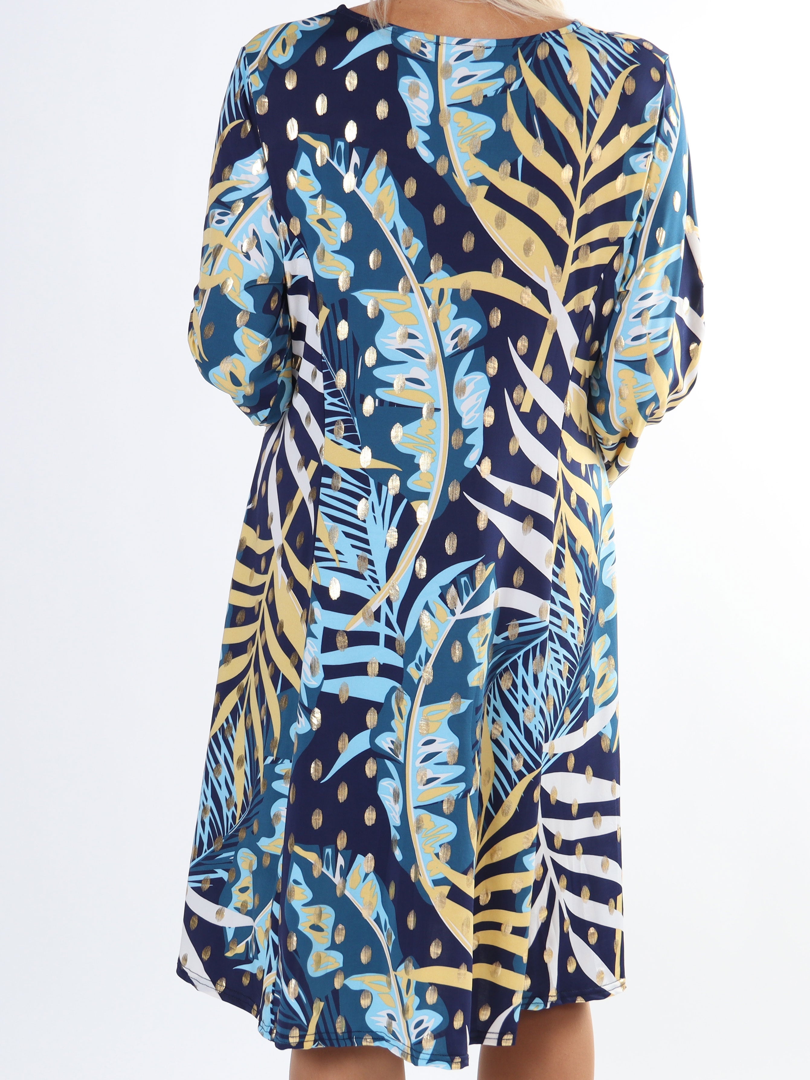 May Forest L/S - Mönstrad klänning med gulddetaljer i större storlek